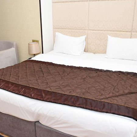 Square Baku Hotel Eksteriør billede